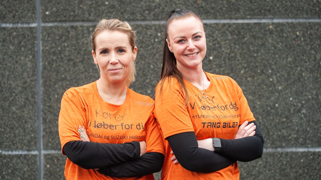 Jeanette Kvick (tv) og Charlotte Lebeck Østergaard havde det store smil på efter deres første regularity rally, så de tager med spænding til Saudi Arabien i begyndelsen af marts måned
(Foto: rallypics.dk / Viggo Johansen)